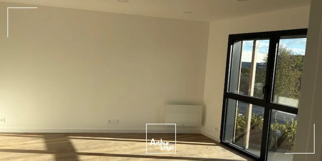 LOCAL ACTIVITE 284 m2 TOUT NEUF-GUERANDE