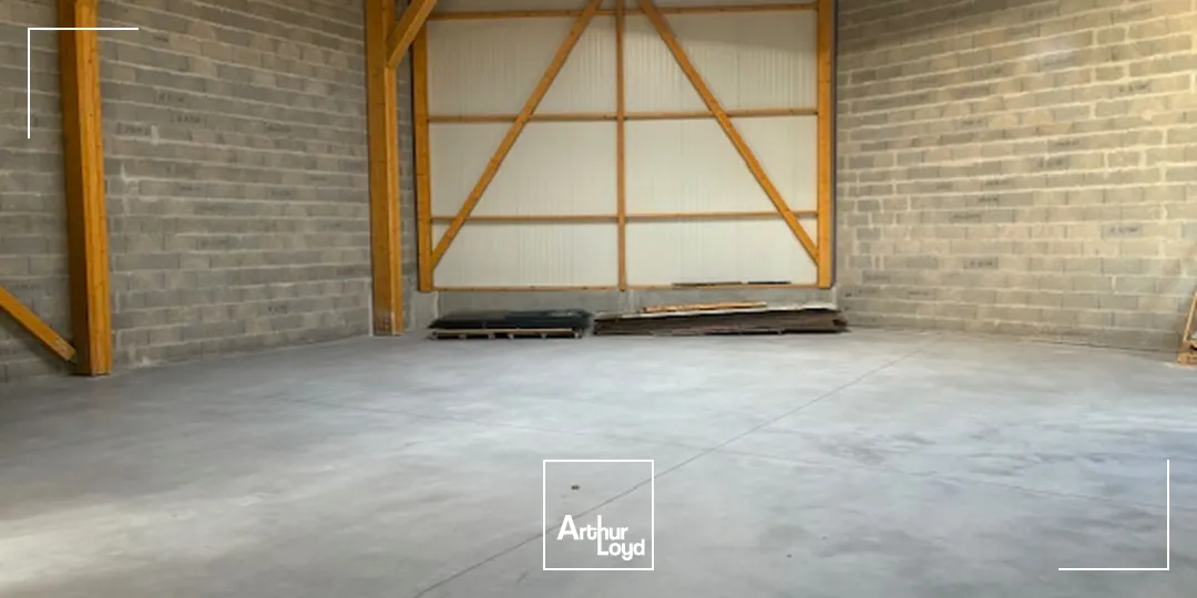 LOCAL ACTIVITE 284 m2 TOUT NEUF-GUERANDE