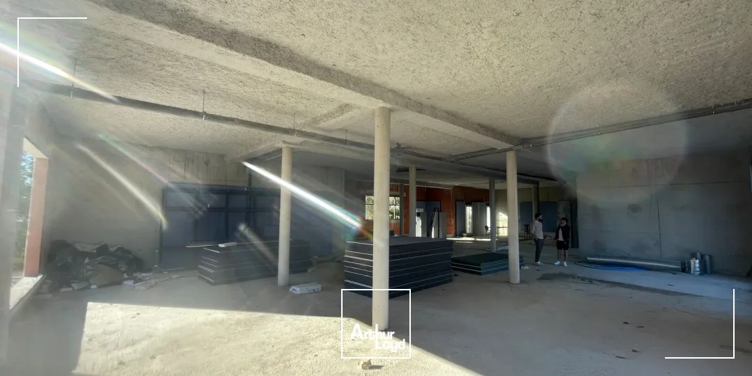 Rare sur le Coeur d'Hérault, Bureaux bruts à l'acquisition de 305 m2