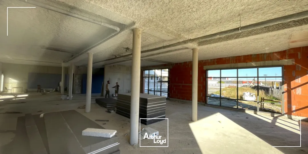 Rare sur le Coeur d'Hérault, Bureaux bruts à l'acquisition de 305 m2