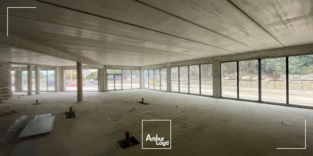 Local commercial neuf de 461 m² divisibles à louer - Emplacement stratégique à fort trafic à Balaruc-les-Bains