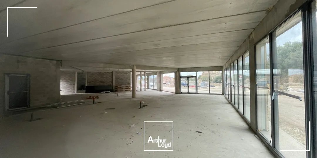 Local commercial neuf de 461 m² divisibles à louer - Emplacement stratégique à fort trafic à Balaruc-les-Bains