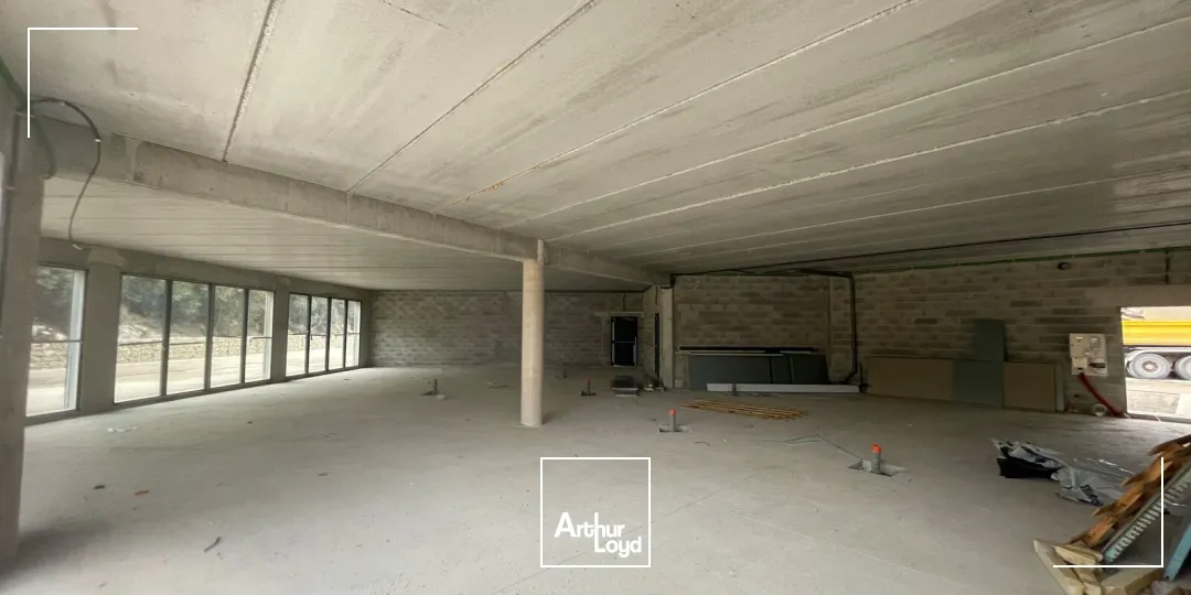 Local commercial neuf de 461 m² divisibles à louer - Emplacement stratégique à fort trafic à Balaruc-les-Bains