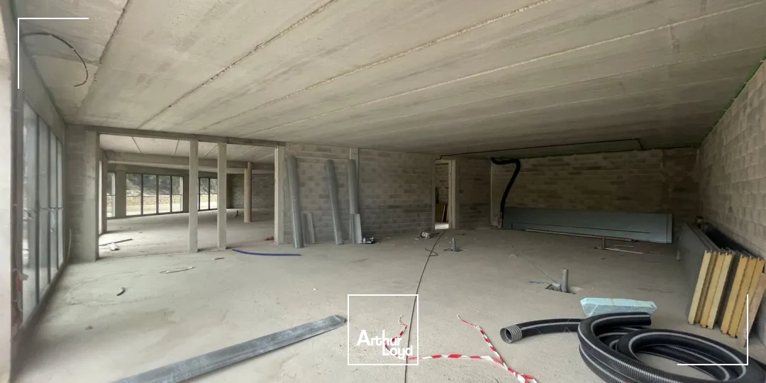Local commercial neuf de 461 m² divisibles à louer - Emplacement stratégique à fort trafic à Balaruc-les-Bains