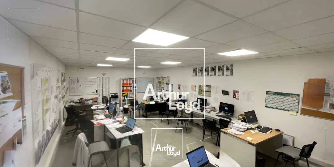 Local d'activité de 239 m² à louer - Vendres - Site professionnel dynamique, accès immédiat A9 et Ouest de Béziers