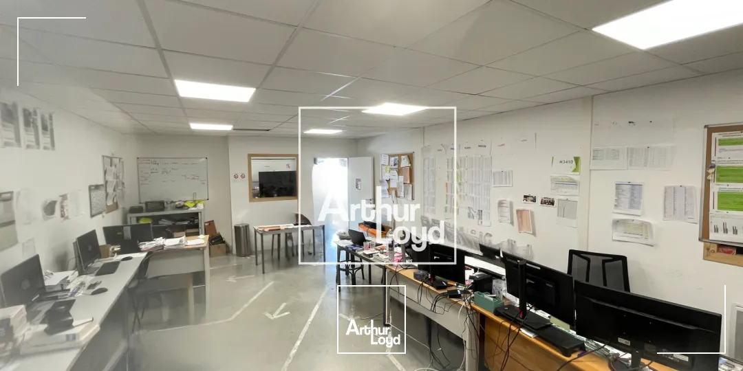 Local d'activité de 239 m² à louer - Vendres - Site professionnel dynamique, accès immédiat A9 et Ouest de Béziers