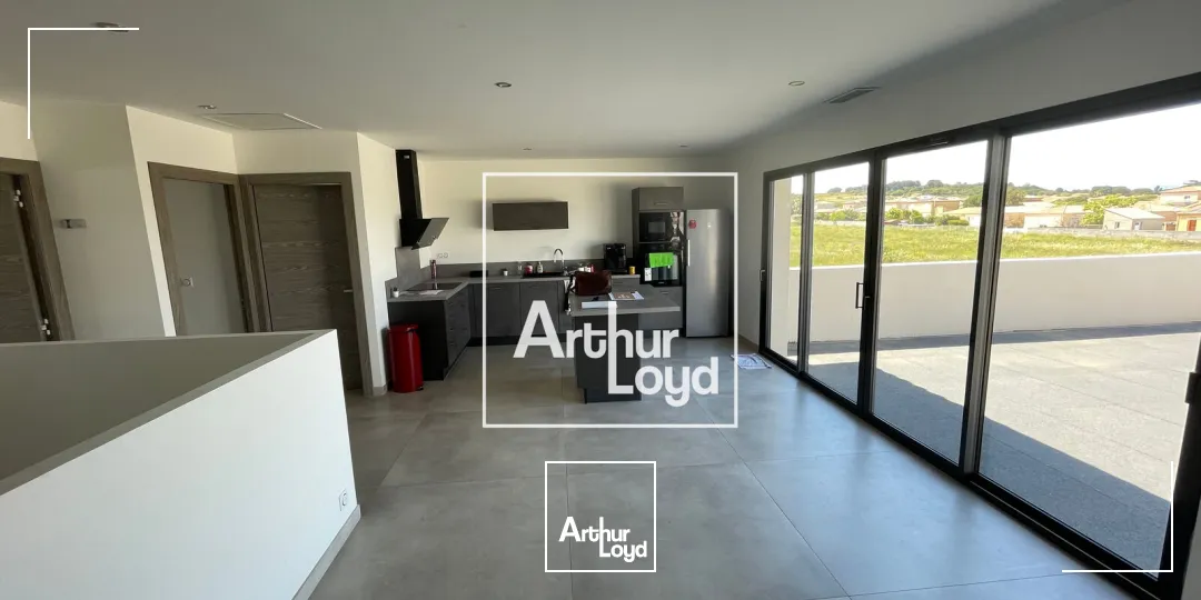 Immeuble indépendant à vocation tertiaire de 347 m2 à la Location