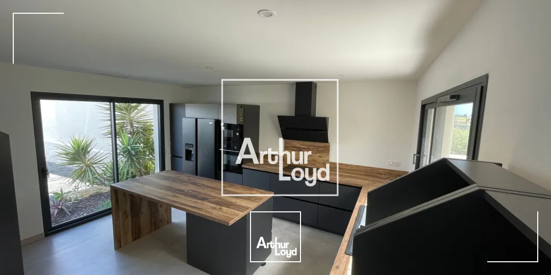 Immeuble indépendant à vocation tertiaire de 347 m2 à la Location