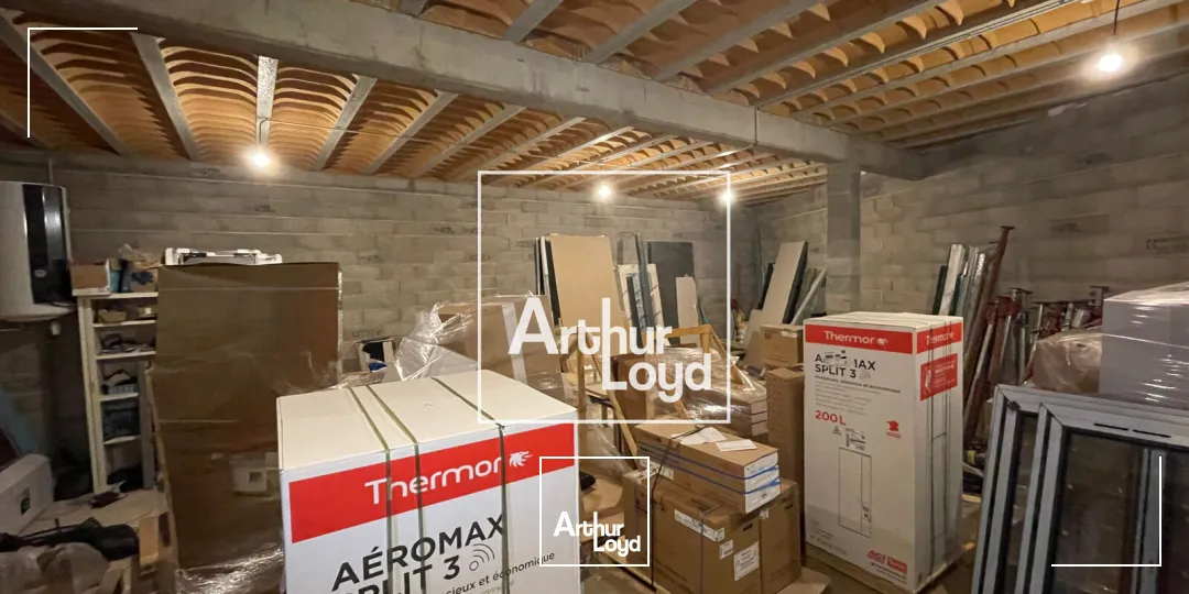 Immeuble indépendant à vocation tertiaire de 347 m2 à la Location