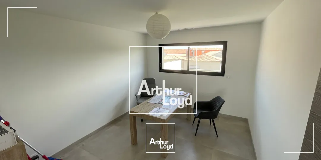 Immeuble indépendant à vocation tertiaire de 347 m2 à la Location