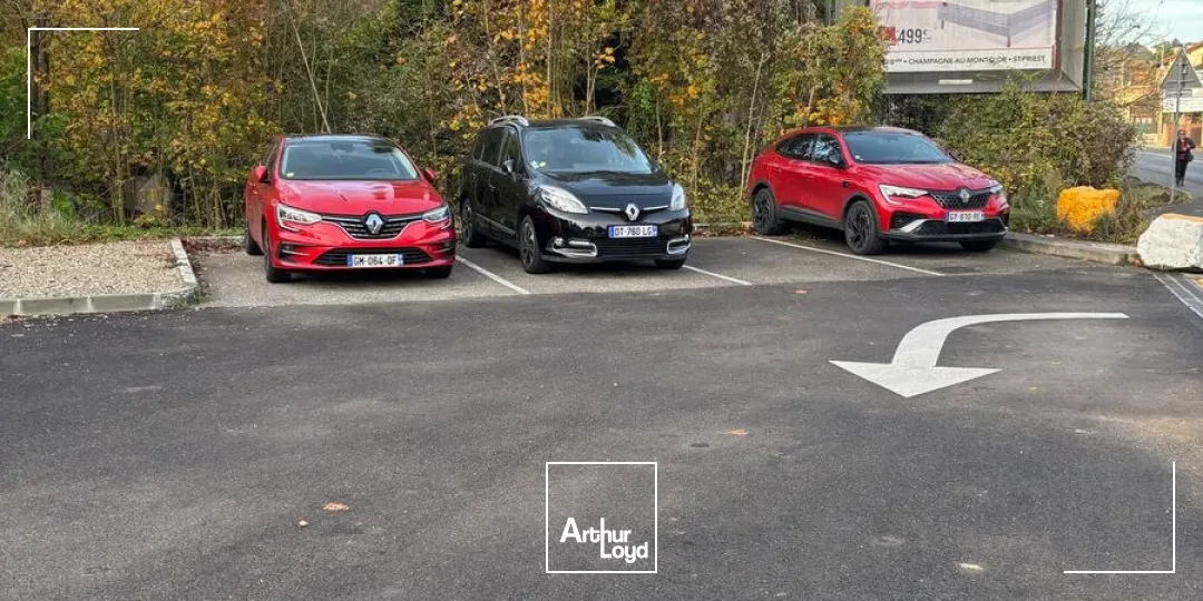 À louer - Bureau sur terrain indépendant à usage mixte, bénéficiant d'une forte visibilité - Sainte-Foy-lès-Lyon
