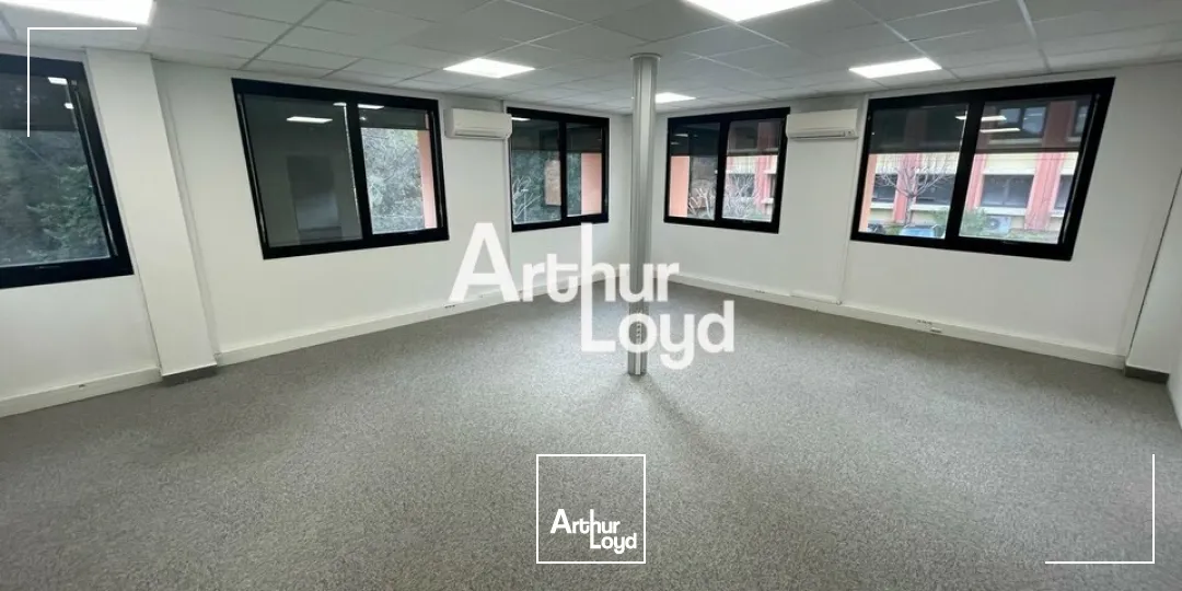 Bureaux à louer 110.11 m² Sophia Antipolis - Environnement paysager