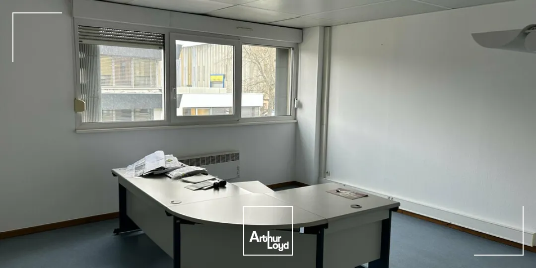 LOCAL D'ACTIVITE - ENTREPOT à LOUER de 1561 m²