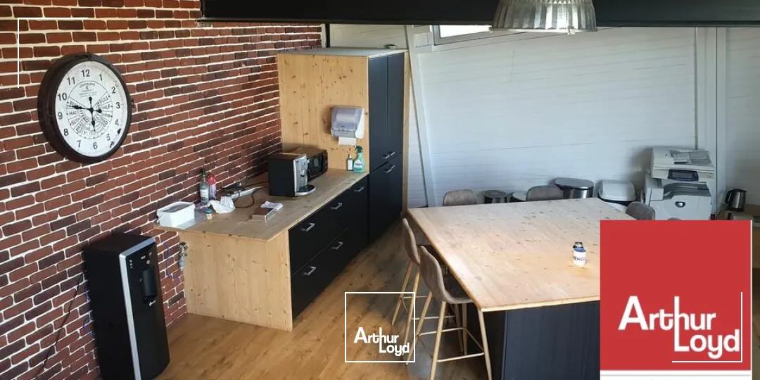 MONTELIMAR - Axe passant - A louer plateau de bureaux en rez-de-chaussée 