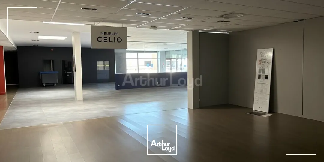 LOCAL COMMERCIAL à LOUER de 800 m²