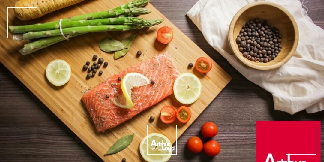 TARNOS - Fonds de commerce de 217 m2 - Forte visibilité & passage avec parking