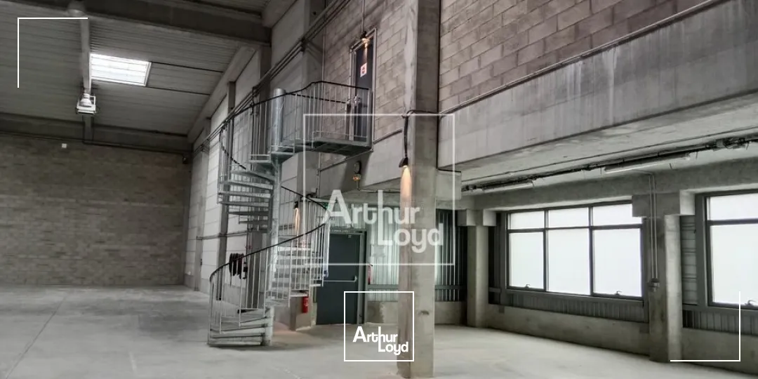 CELLULE LOGISTIQUE A LOUER LIEUSAINT