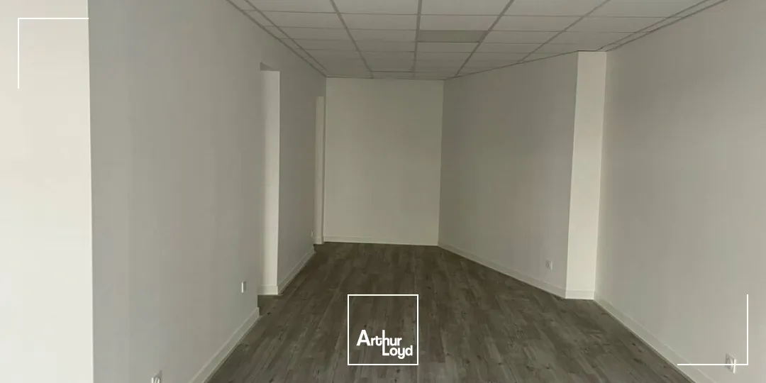 LOCAL COMMERCIAL À LOUER  160 m² - LA ROCHE SUR YON