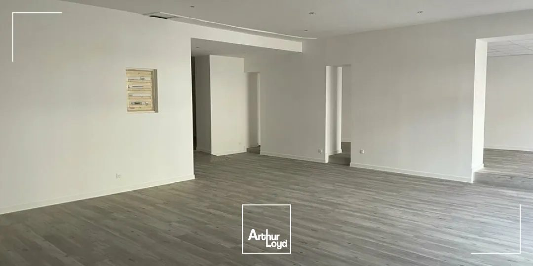 LOCAL COMMERCIAL À LOUER  160 m² - LA ROCHE SUR YON