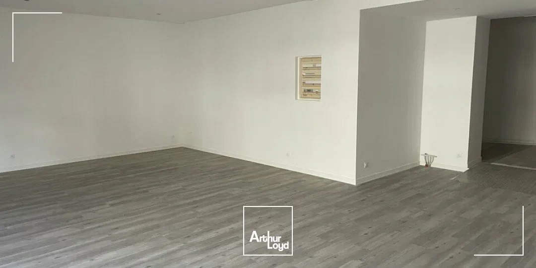 LOCAL COMMERCIAL À LOUER  160 m² - LA ROCHE SUR YON