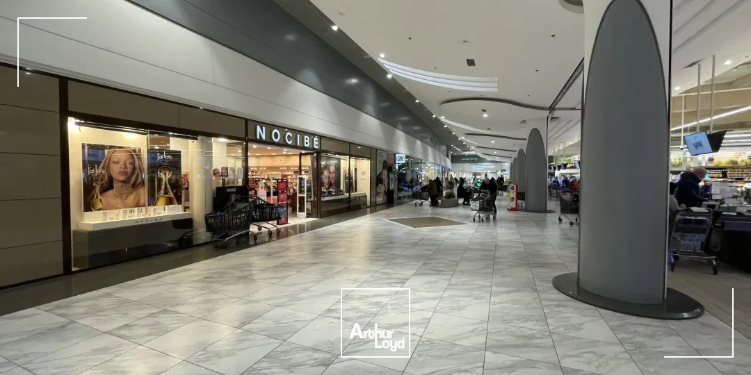 A louer : local d'environ 86 m2 en galerie commerciale à Chambly 