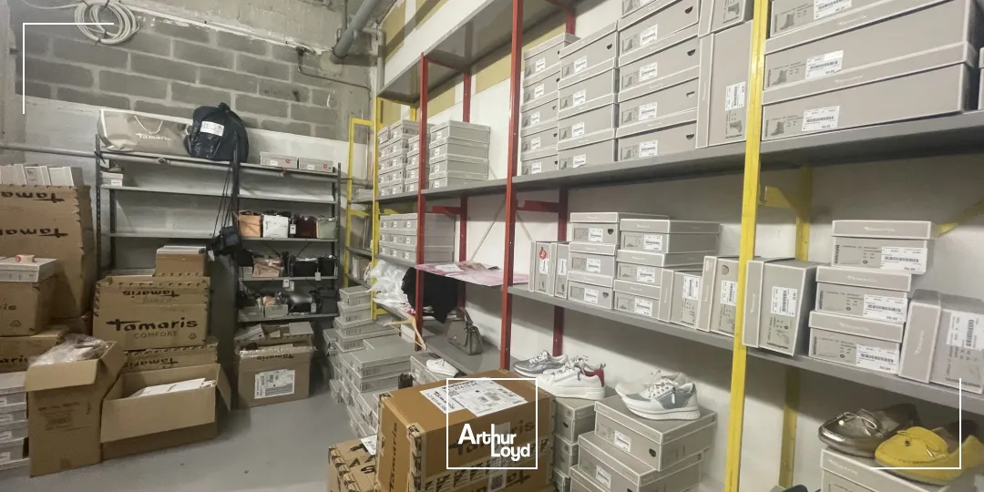 A louer : local d'environ 86 m2 en galerie commerciale à Chambly 