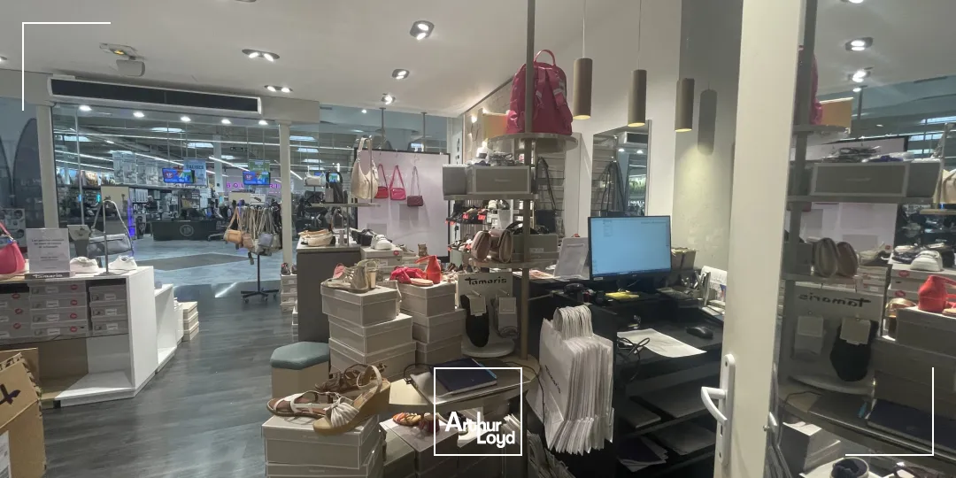 A louer : local d'environ 86 m2 en galerie commerciale à Chambly 