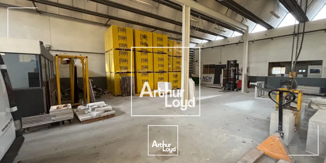 Local d'activités avec bureaux à louer