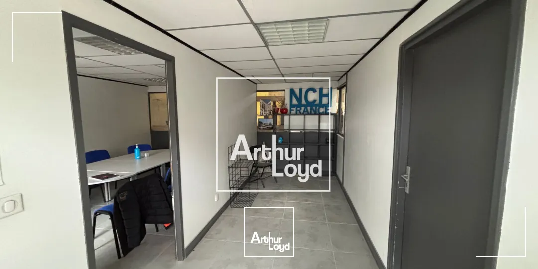 Local d'activités avec bureaux à louer