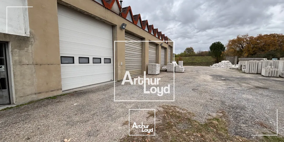 Local d'activités avec bureaux à louer