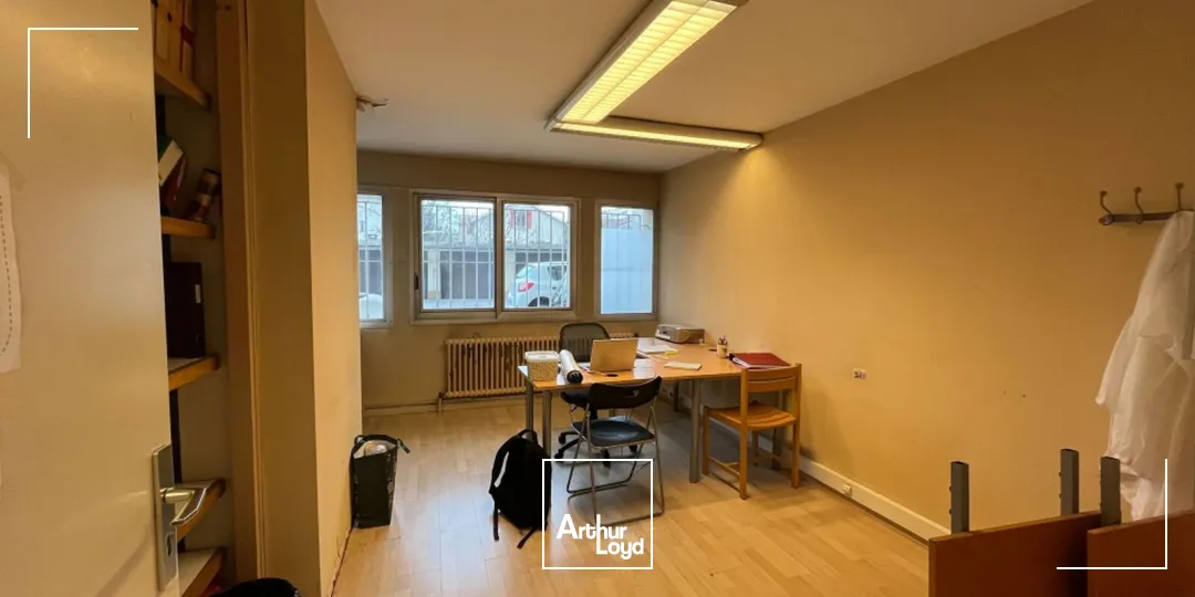 local commercial avec linéaire de vitrine conséquent de 193m²