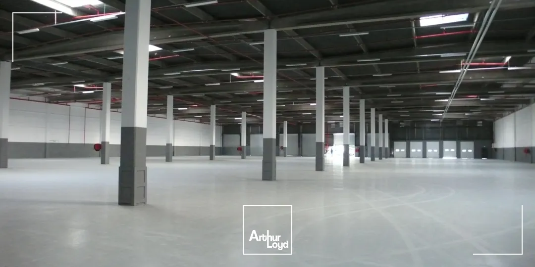 ENTREPOT TRAVERSANT RENOVE