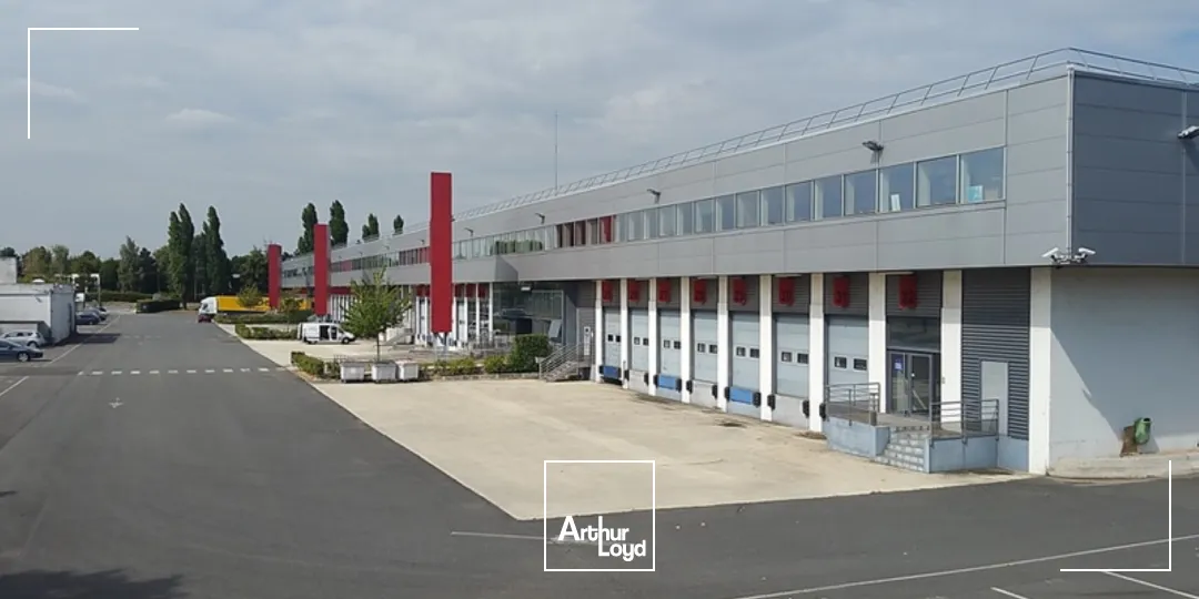 ENTREPOT TRAVERSANT RENOVE