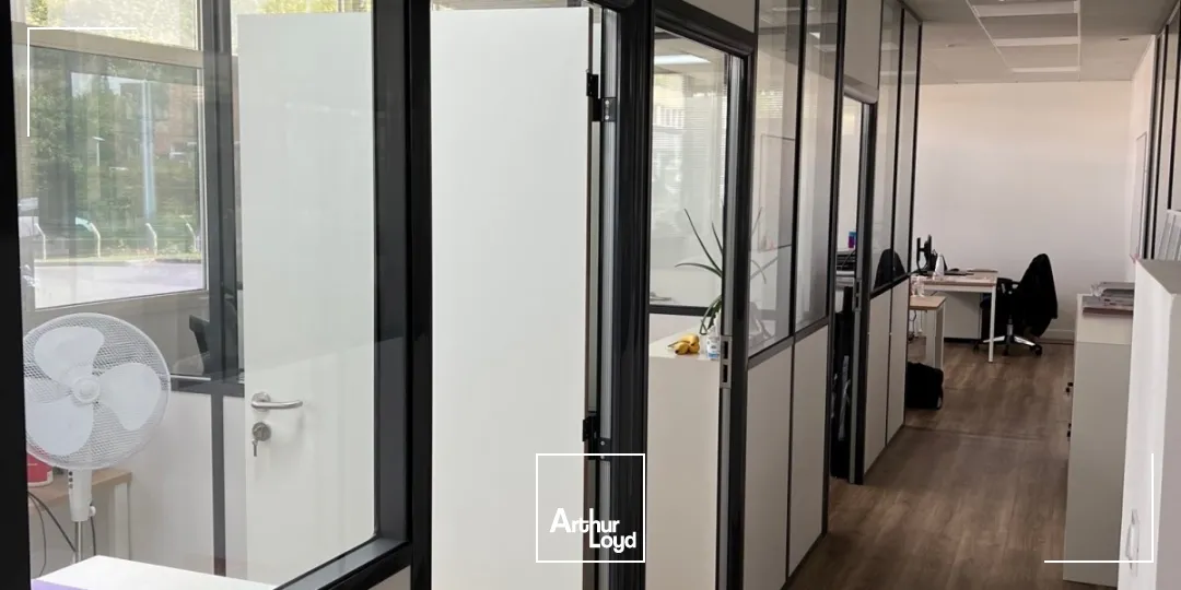 A LOUER RDC ACTIVITE AVEC ACCES LIVRAISON ET BUREAUX EN ETAGE