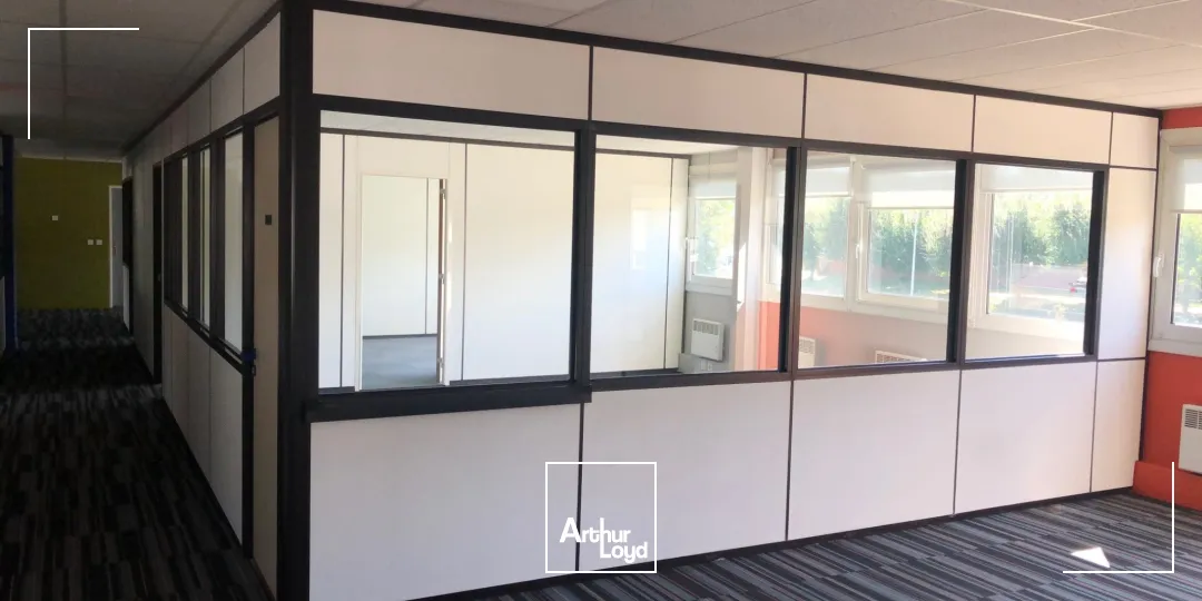 A LOUER RDC ACTIVITE AVEC ACCES LIVRAISON ET BUREAUX EN ETAGE