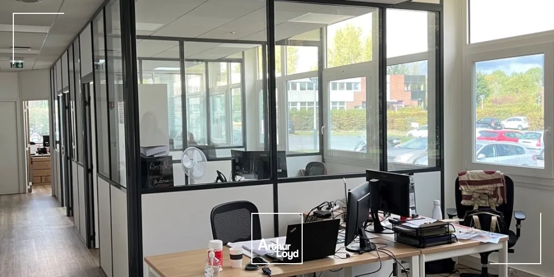 A LOUER RDC ACTIVITE AVEC ACCES LIVRAISON ET BUREAUX EN ETAGE