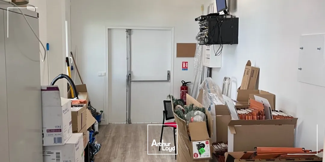 A LOUER RDC ACTIVITE AVEC ACCES LIVRAISON ET BUREAUX EN ETAGE