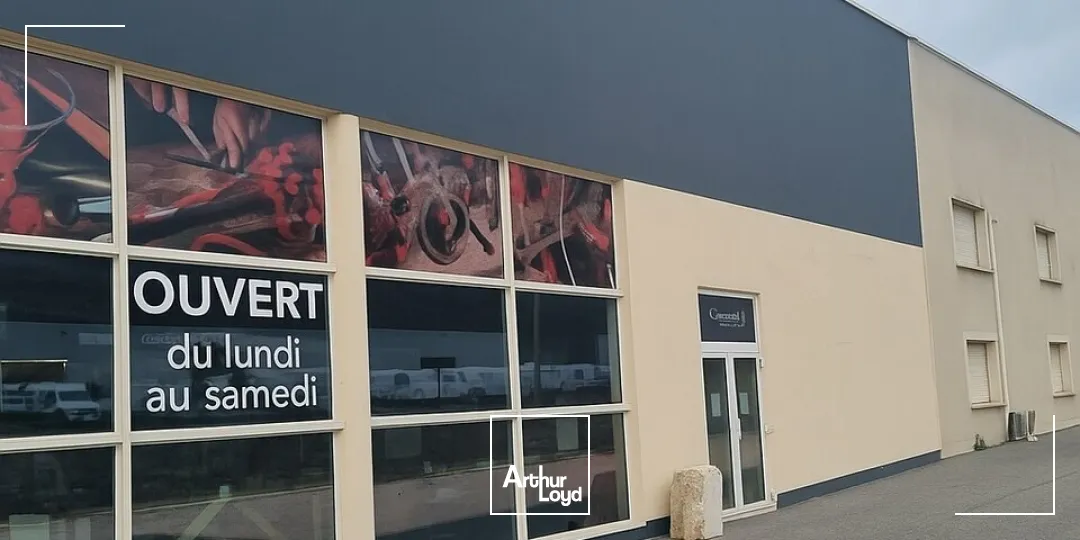 LOCAL COMMERCIAL location à MALATAVERNE 26780