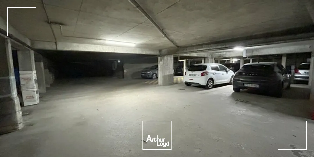 BUREAUX à VENDRE de 186 m²