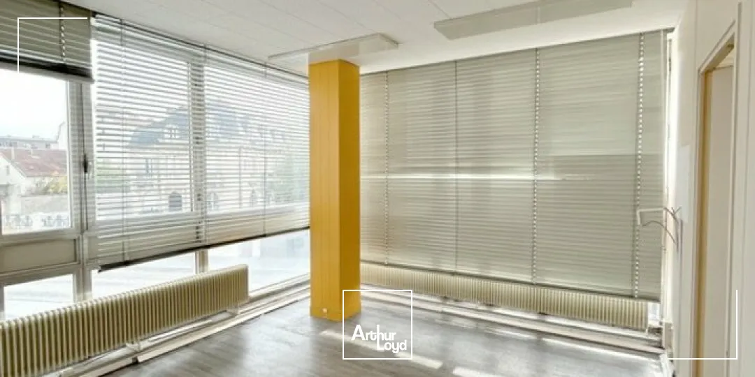 BUREAUX à VENDRE de 186 m²