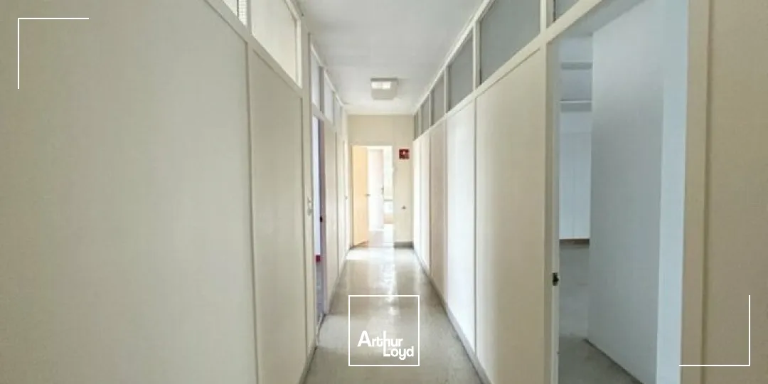 BUREAUX à VENDRE de 186 m²