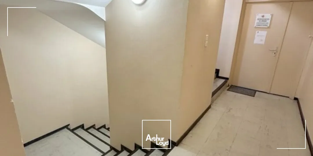 BUREAUX à VENDRE de 186 m²