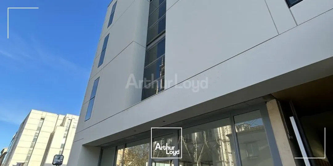 LOCAL COMMERCIAL à LOUER de 146 m²