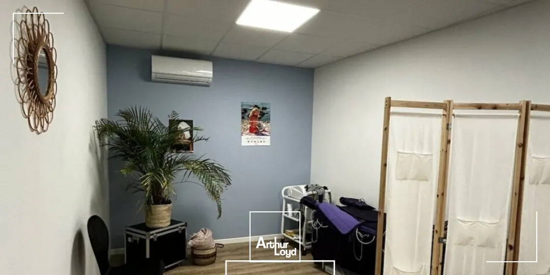 Bureaux de 170 m² quasi neufs  Accessibilité PMR & visibilité remarquable