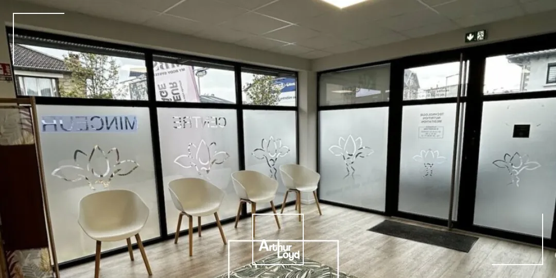 Bureaux de 170 m² quasi neufs  Accessibilité PMR & visibilité remarquable