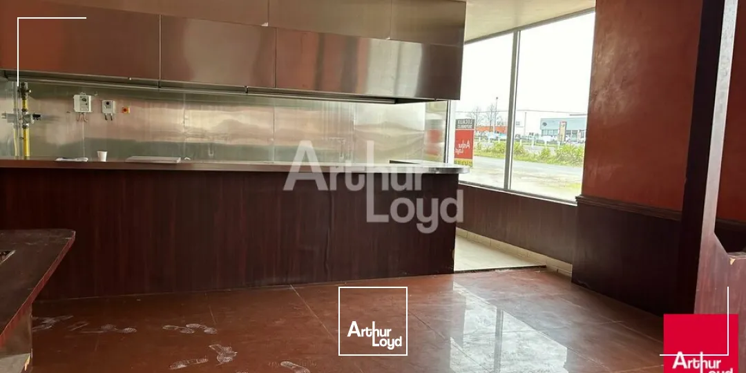 SAINT OUEN - LOCATION LOCAL D'ACTIVITÉ OU COMMERCIAL DE 350 M² - EXCELLENTE VISIBILITÉ