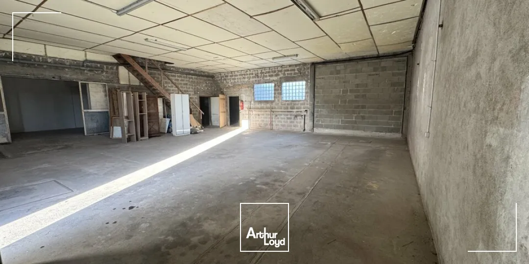 TOURS OUEST LA RICHE BÂTIMENT A VENDRE 250 M² TERRAIN DE 366 M² - PROCHE PERIPHERIQUE