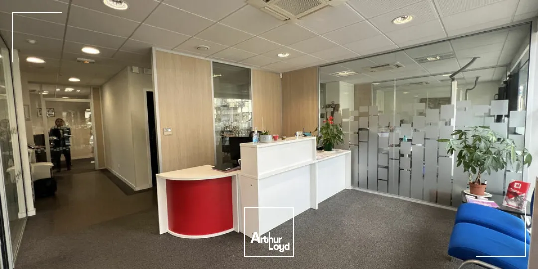 TOURS CENTRE GARE BUREAUX A VENDRE 173 M² AVEC 6 PARKINGS PRIVATIFS