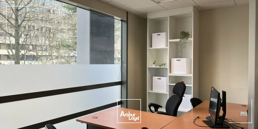 TOURS CENTRE GARE BUREAUX A VENDRE 173 M² AVEC 6 PARKINGS PRIVATIFS