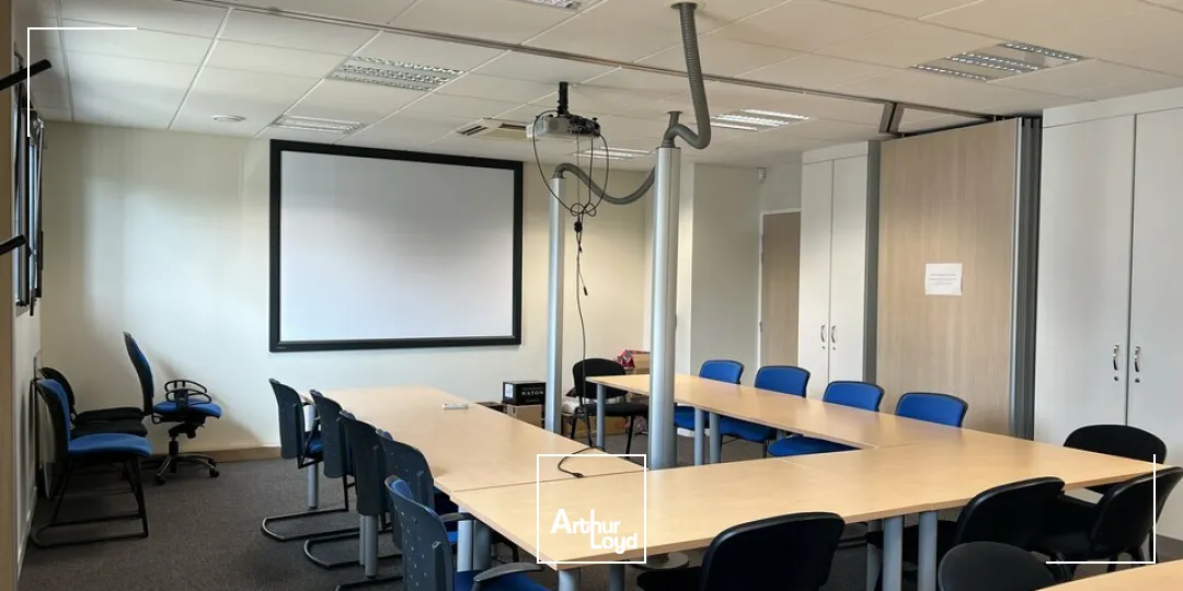 TOURS CENTRE GARE BUREAUX A VENDRE 173 M² AVEC 6 PARKINGS PRIVATIFS